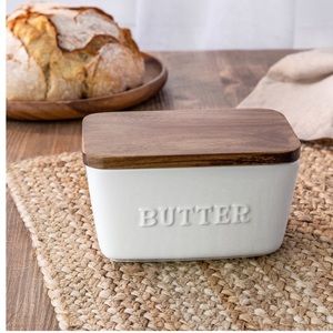 Ceramic butter dish with acacia wood lid